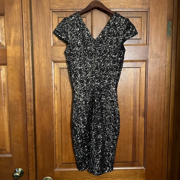 Dress The Population Zoe Sequined Mini Dress size XS in Antique - Picture 8 of 15